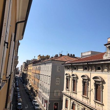 Le Maldobrie Apartment Trieste Bagian luar foto