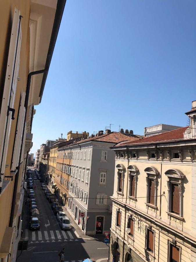 Le Maldobrie Apartment Trieste Bagian luar foto